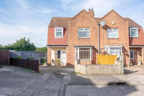 3 bedroom semi-detached house for sale