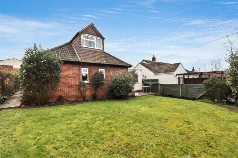 Hindhayes Lane, Street 3 bed detached bungalow for sale