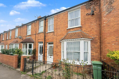 Fairfield Gardens, Glastonbury 3 bed terraced house for sale