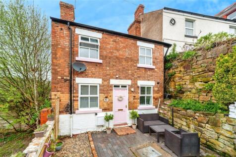 2 bedroom detached house for sale