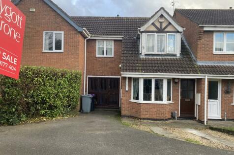 3 bedroom terraced house for sale