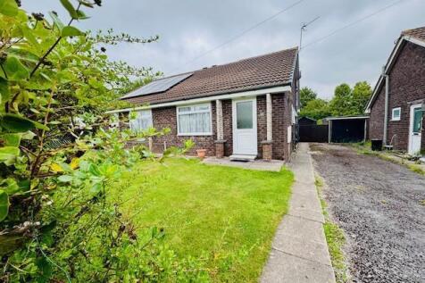 2 bedroom semi-detached bungalow for sale