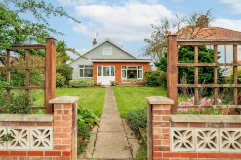 3 bedroom detached bungalow for sale