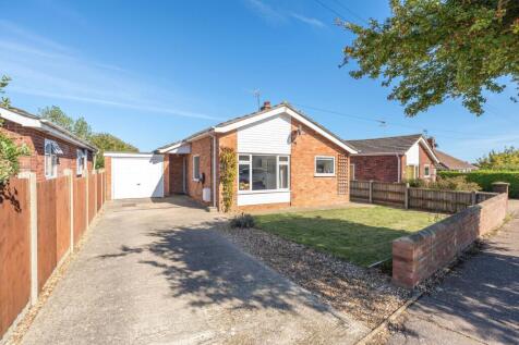 Grange Avenue, Overstrand 2 bed detached bungalow for sale