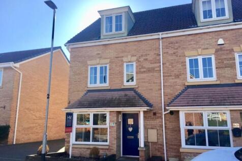 4 bedroom semi-detached house for sale