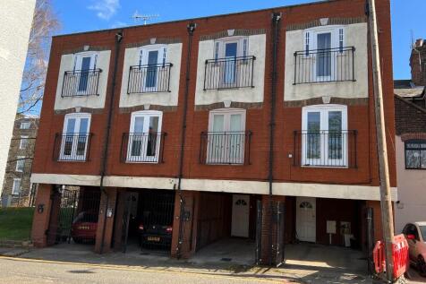 2 bedroom town house for sale
