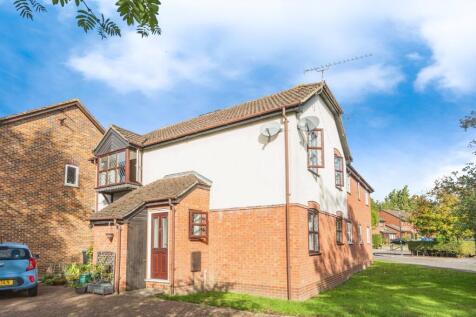 2 bedroom maisonette for sale