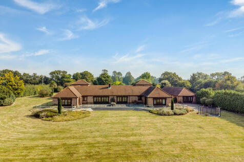 6 bedroom house for sale