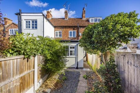 2 bedroom terraced house for sale