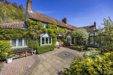 4 bedroom cottage for sale