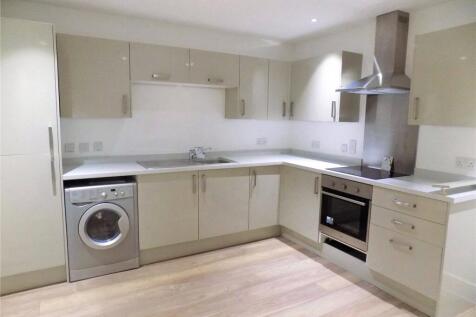 Manor House, 46 London Road... 2 bed apartment for sale