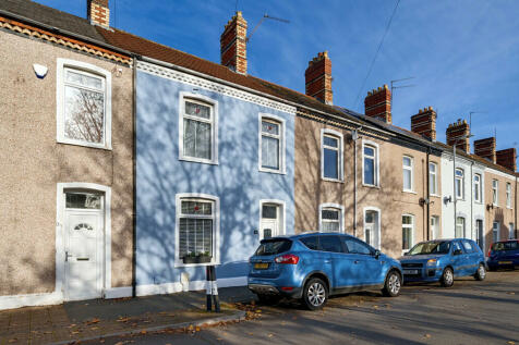 3 bedroom terraced house for sale