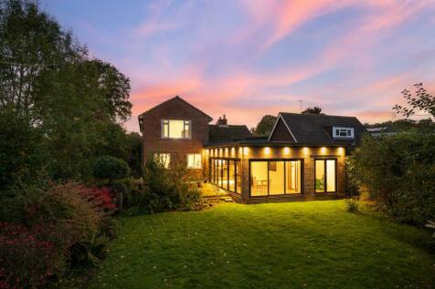 5 bedroom detached house for sale