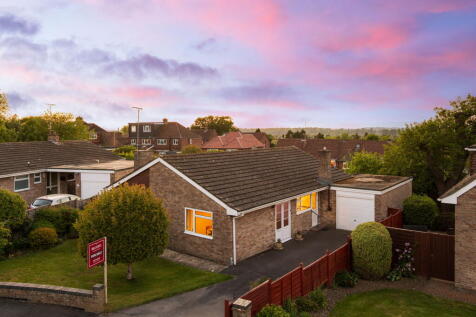 Westmead Drive, Newbury, RG14 3 bed bungalow for sale