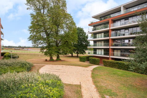 Racecourse Road, Newbury, RG14 2 bed flat for sale