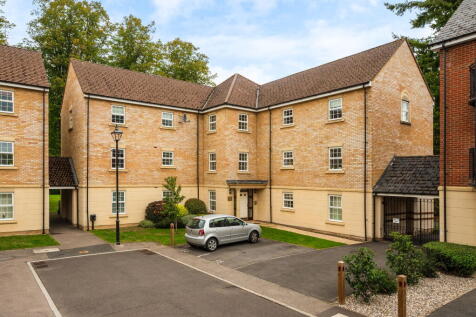 Old College Road, Newbury, RG14 2 bed flat for sale