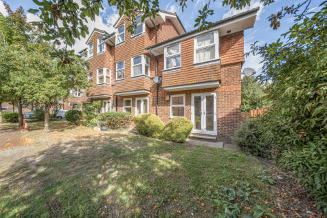 Springside Court, Josephs Road... 1 bed apartment for sale