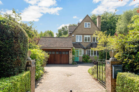 Woodhouse Eaves LE12 4 bed detached house for sale