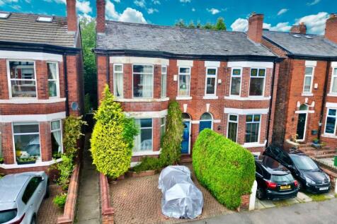 4 bedroom semi-detached house for sale