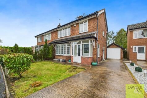 3 bedroom semi-detached house for sale