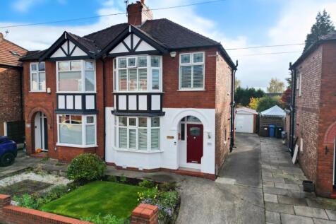 3 bedroom semi-detached house for sale