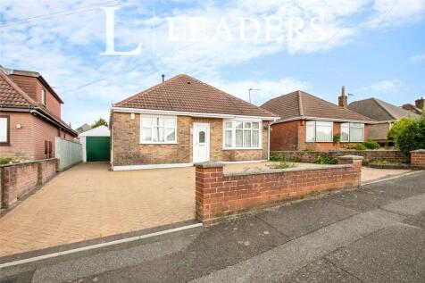 Mossley Avenue, Poole, Dorset 2 bed bungalow for sale
