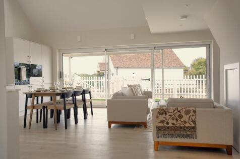 2 bedroom semi-detached bungalow for sale