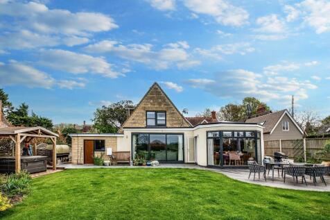 The Green, Rous Lench, WR11 2 bed detached house for sale
