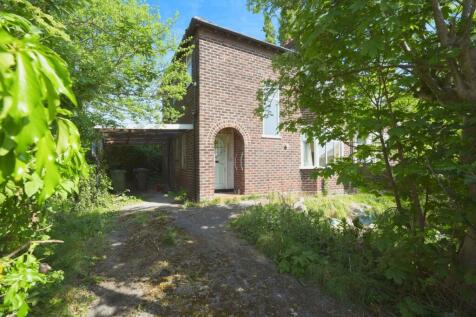 Warrington Road, Penketh, Warrington 3 bed semi
