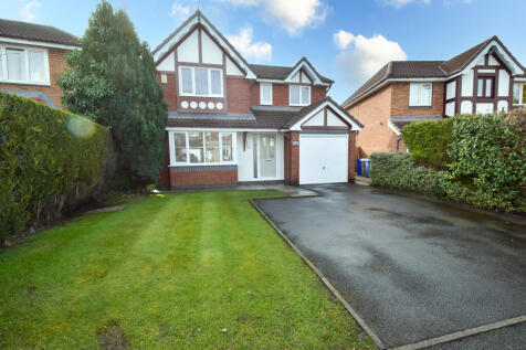 Estonfield Drive, Urmston, M41 4 bed detached house for sale
