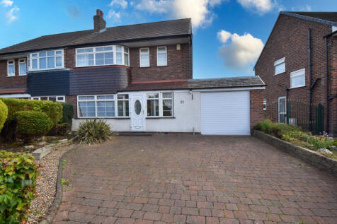 Daresbury Avenue, Flixton, M41 3 bed semi