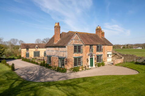 5 bedroom country house for sale
