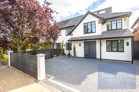 5 bedroom semi-detached house for sale