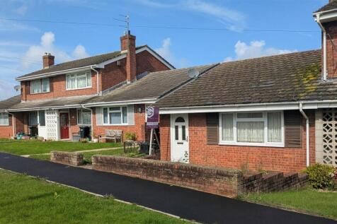 2 bedroom terraced bungalow for sale