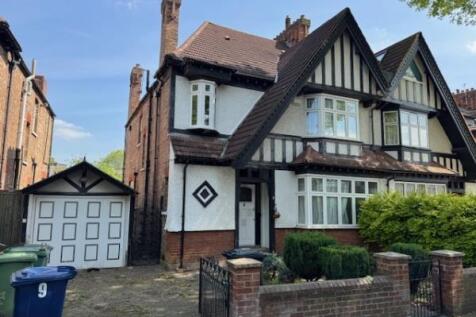 5 bedroom semi-detached house for sale