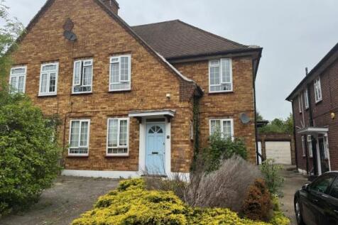 PINNER HA5 2 bed maisonette for sale