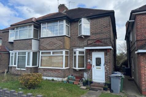 CHURCH LANE NW9 2 bed maisonette for sale