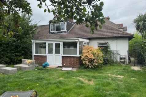 ACTON W3 3 bed bungalow for sale