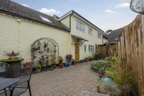 High Street, Wickham Market, IP13 0RA 5 bed detached house for sale
