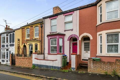 5 bedroom terraced house for sale