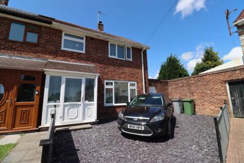 3 bedroom end of terrace house for sale