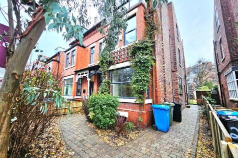 5 bedroom semi-detached house for sale