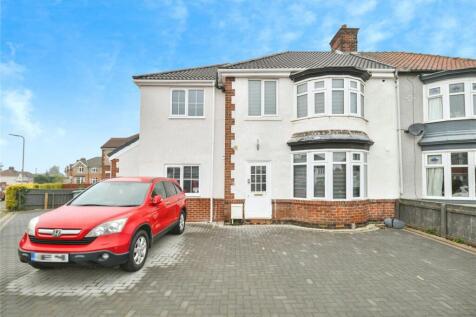 8 bedroom semi-detached house for sale