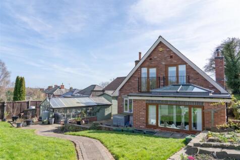 Detached house for sale