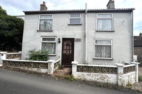 2 bedroom detached house for sale