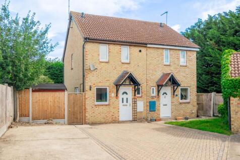 2 bedroom semi-detached house for sale