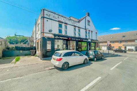 Westcliff Park Drive... 2 bed flat for sale
