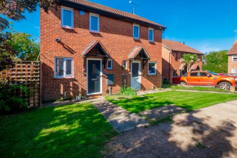 Woodstock Crescent, Hockley SS5 2 bed semi