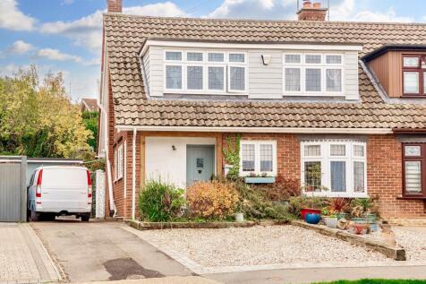 Lower Lambricks, Rayleigh SS6 3 bed semi