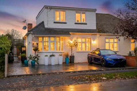 Philmead Road, Benfleet SS7 3 bed semi